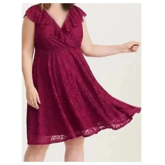 TORRID NWT Berry Lace Skater Dress Size 0 L 12 - Picture 1 of 7